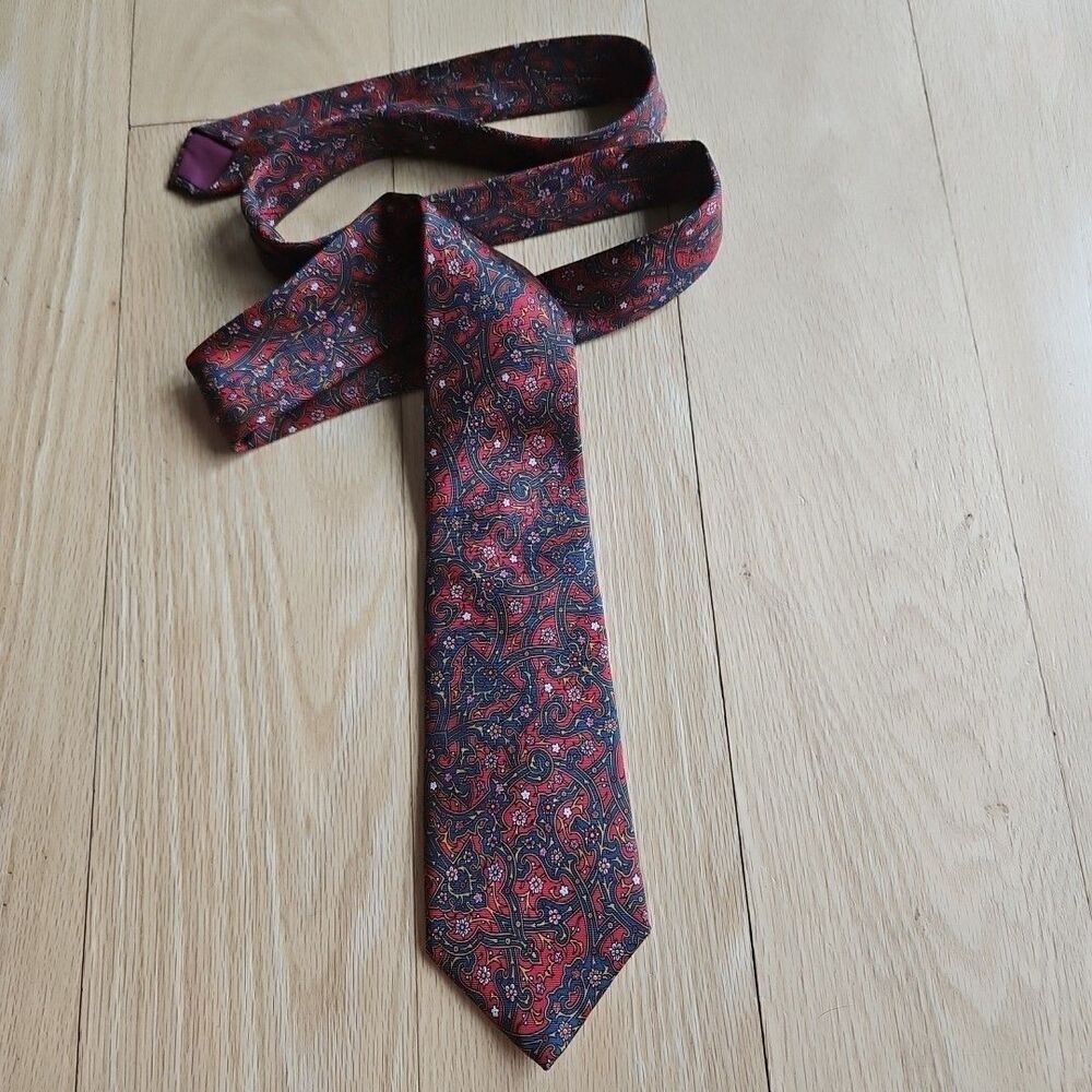 Metropolitan Museum of Art Paisley Necktie 100% Silk Men's Tie - Picture 4 of 4